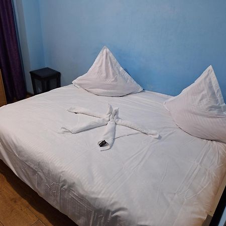 Boutique Apartment Grigorescu Бухарест Экстерьер фото